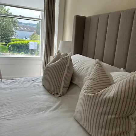 Luxury High Street Apartment Moffat Exterior photo