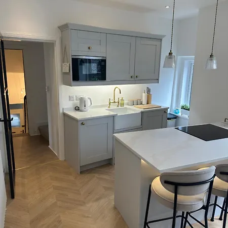 Luxury High Street Apartment Moffat Exterior photo